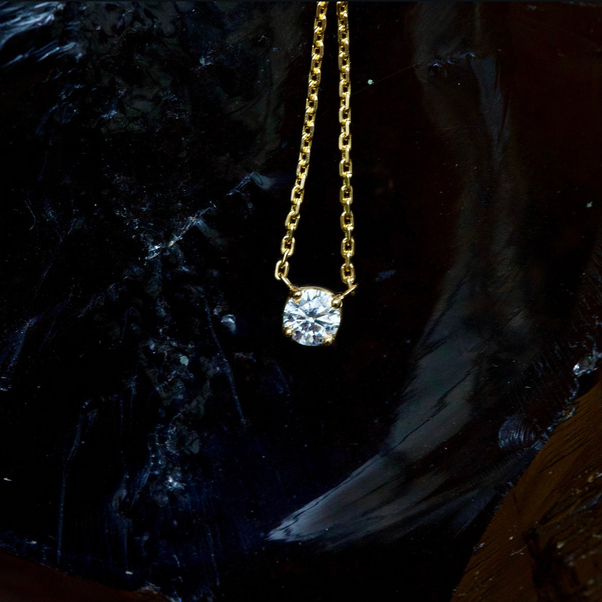 Diamond solitaire necklace - 0.3 ct